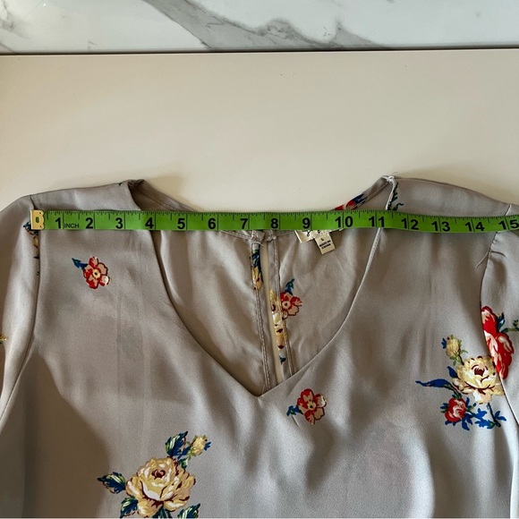 Lily White Floral Blouse in Gray - Picture 11 of 15